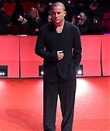 233.jpg