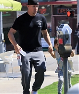 011.jpg